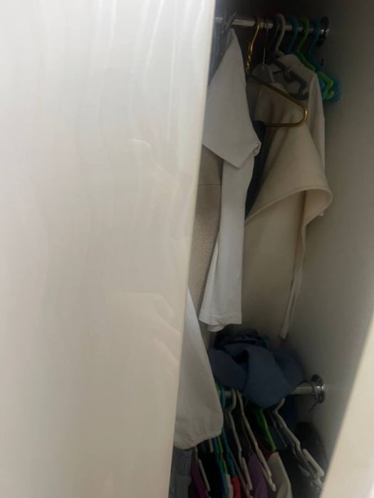 Детская спальня, кровать-чердак и полки