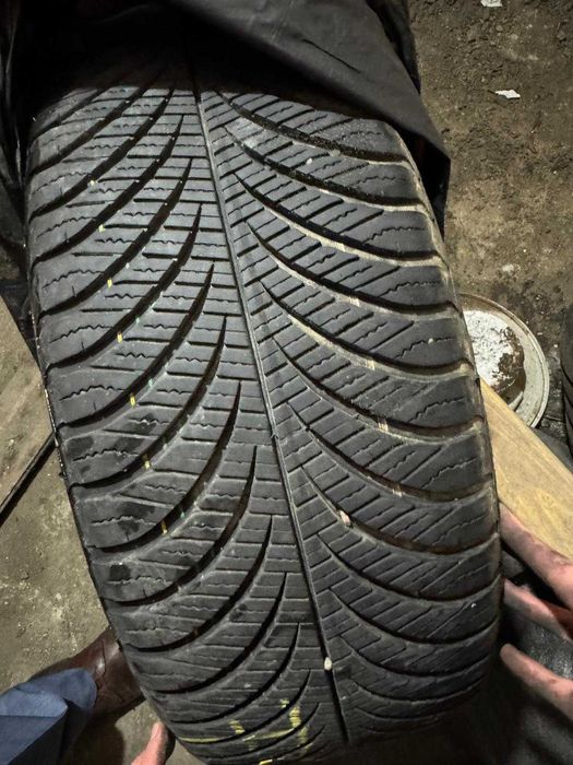 Goodyear Vector 4 Seasons 215/55/R17 all season  anvelope cauciucuri