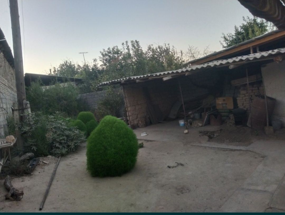 Uy sotiladi Oqqovoq 2 avtobaza