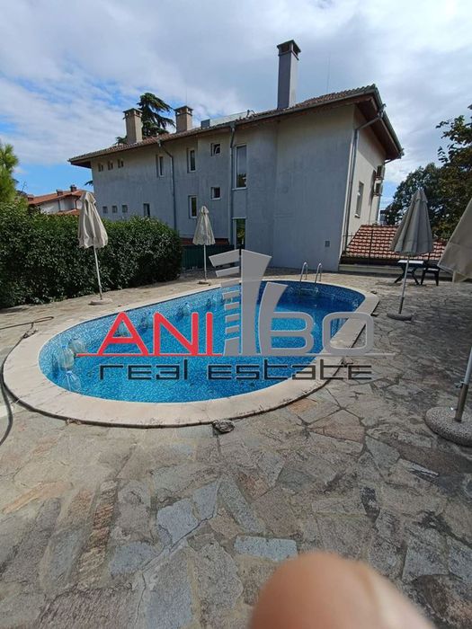 Продава се Тристаен апартамент в Варна, м-т Траката - 100 кв.м за 2280 €/кв.м - Снимка #1