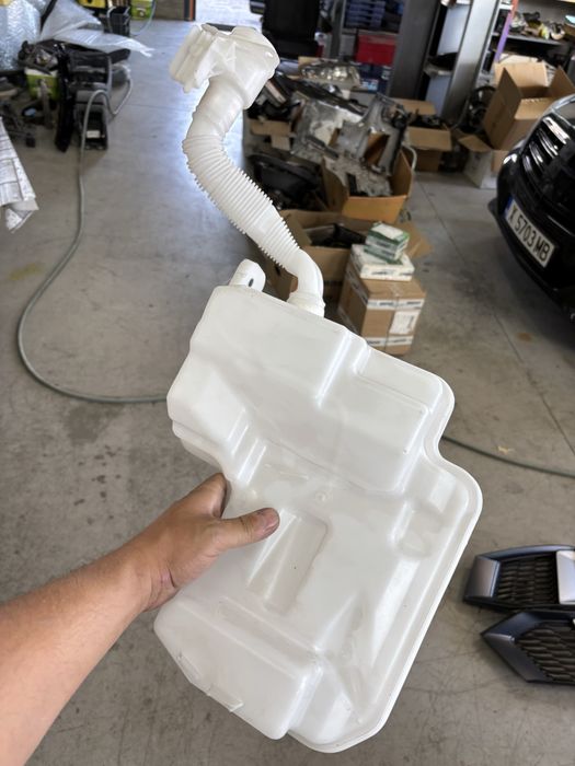 казанче за течност за чистачките vag 5Q0955453R