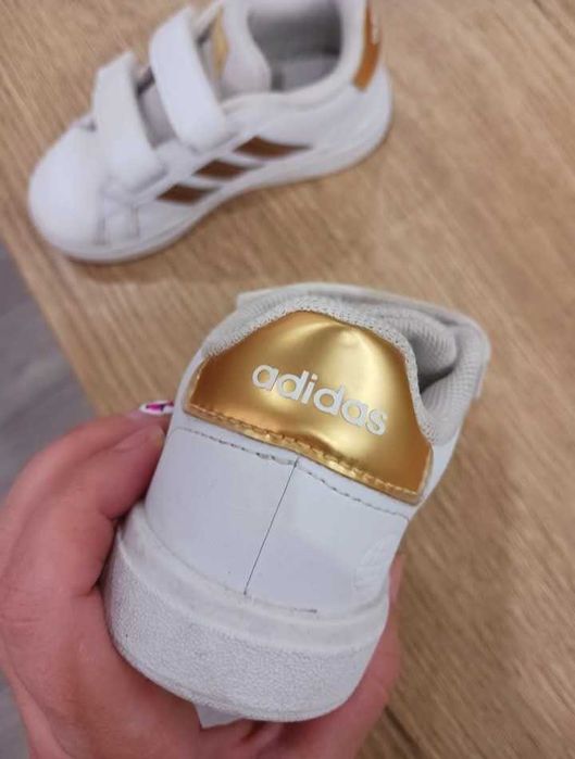 Оригинални детски маратонки на Adidas