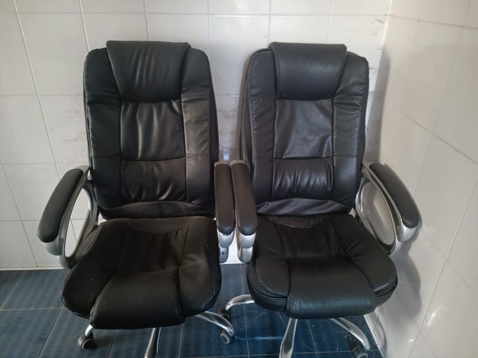 продам офисные кресла