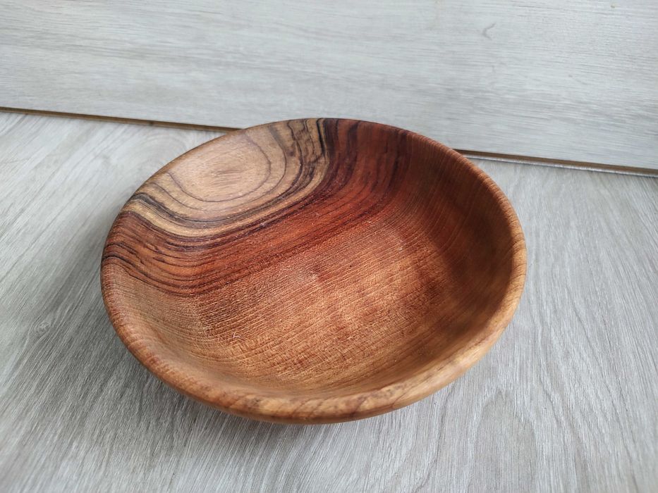 Дървена купа за плодове или ядки