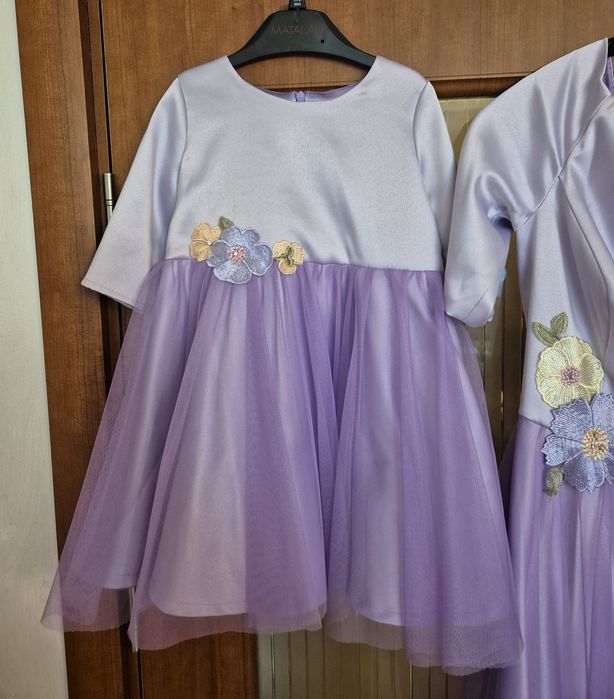 Продавам рокли мама и бебе в лилав цвят 
Размер мама М/Л
Размер бебе 8