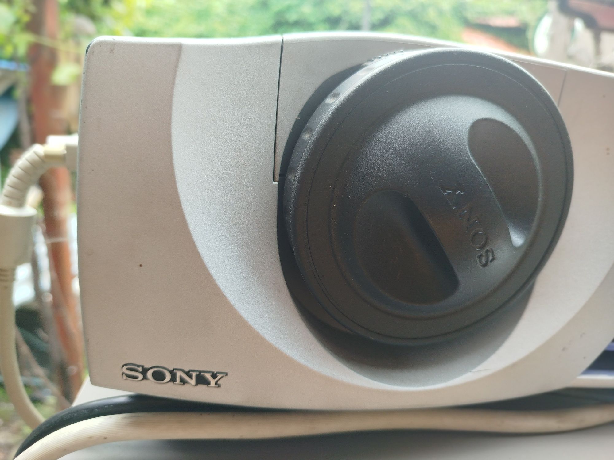 Професионален проектор SONY