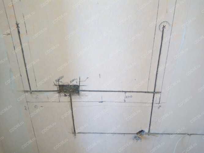 Штробление под элеткропроводку под трубы водоснабжения канализации пол