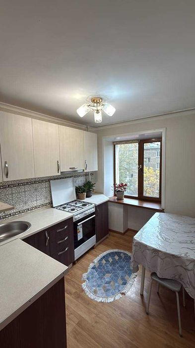 gПродадим 3 ком. квартиру возле ТД Жаннур 4/9 эт, 59 кв., 25,5 млн