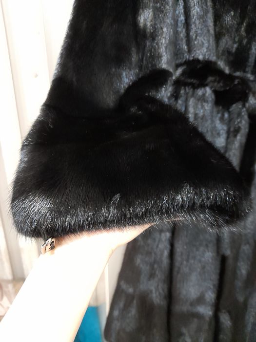 Продам новую норковую шубу