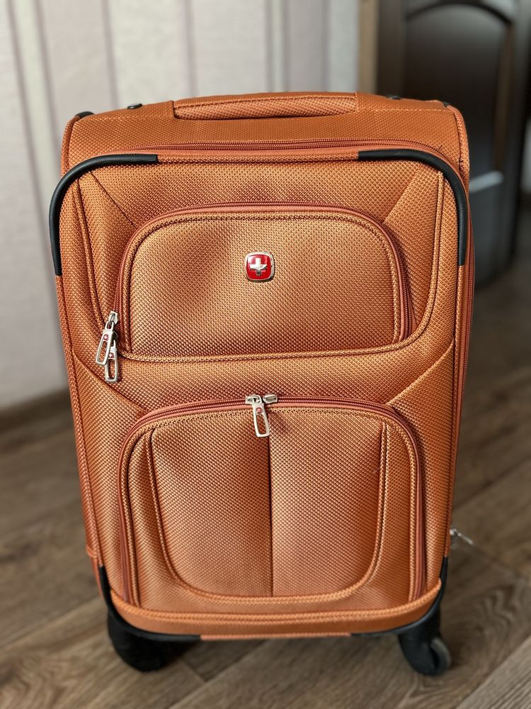 Продам новый чемодан Swiss Gear