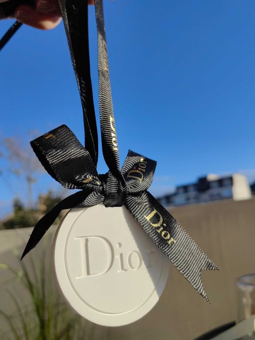 Луксозен ароматизатор за кола Dior подходящ а подарък