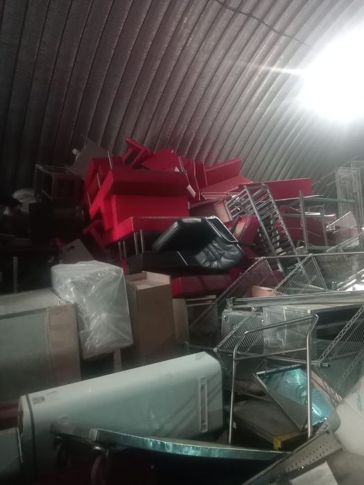 Продаем б/у оборудование и мебель для кафе и ресторанов