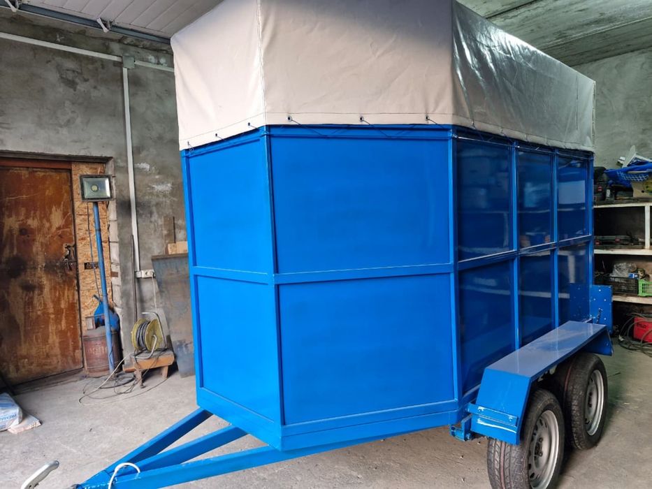 Продам прицеп коневозку новую