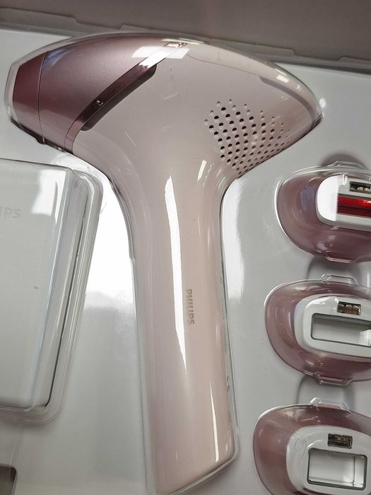 Фотоепилатор Philips Lumea BRI 958