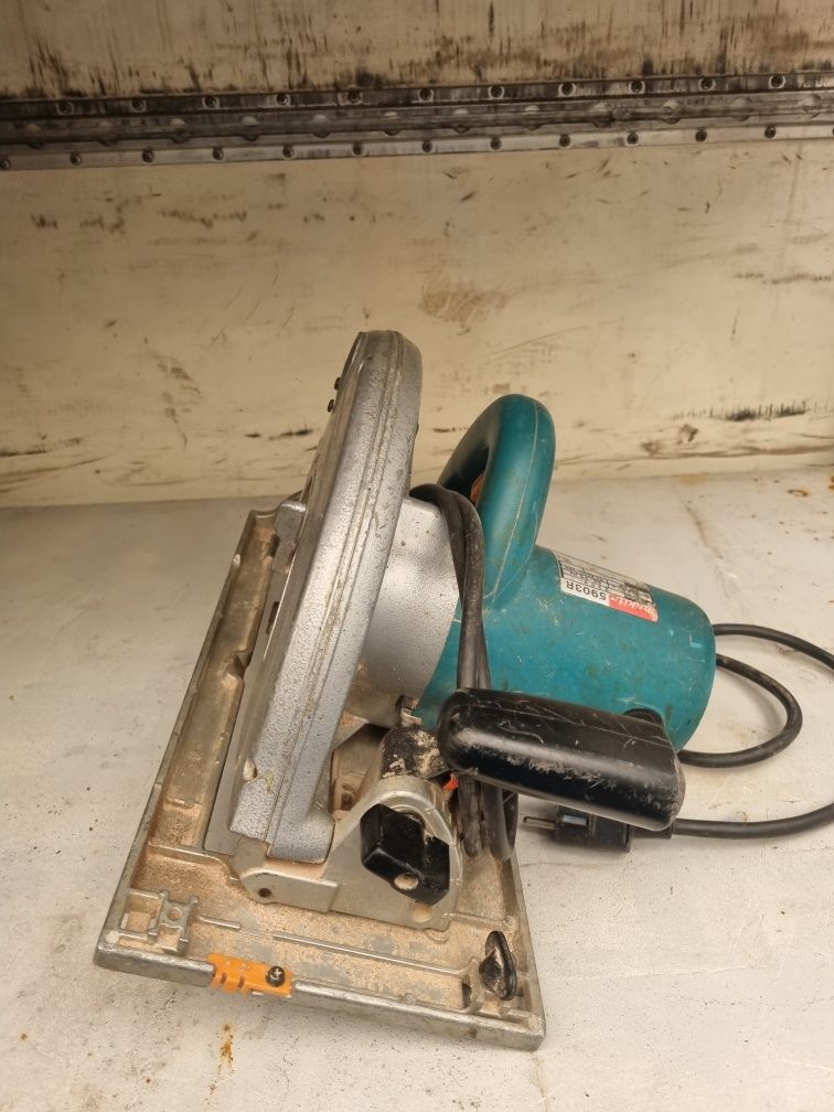 Circular Makita 5903R fierastrau