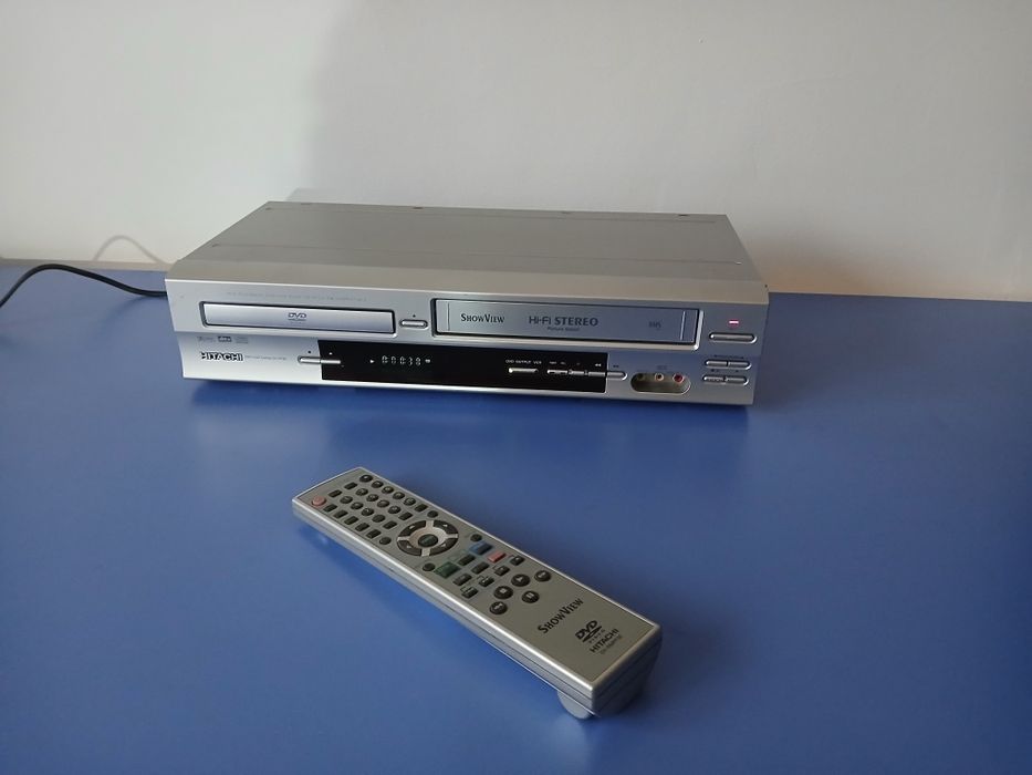 Video Hitachi DV-PF3E Combo DVD  VCR video VHS