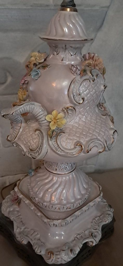 Настолна порцеланова лампа Capodimonte