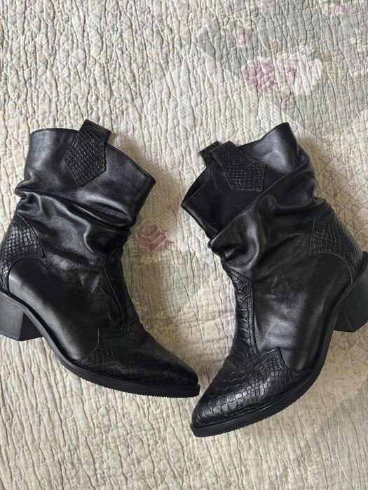 Ciocate de piele, marimea 38