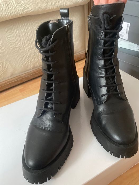 Полусапожки , 39 размер, натуральная кожа, чёрные.