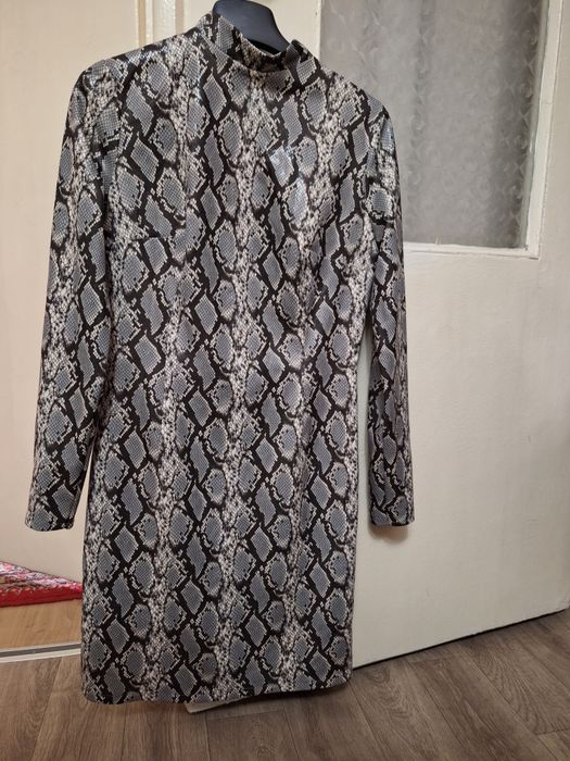 Платье вечернее..