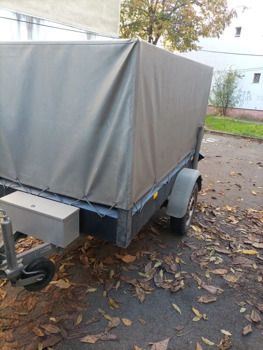 Remorca recent adusa