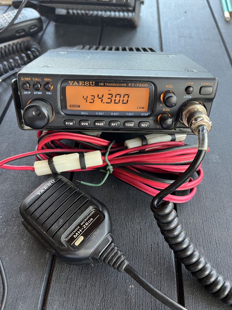 Statie Radio FM  YAESU TAXI Amatori