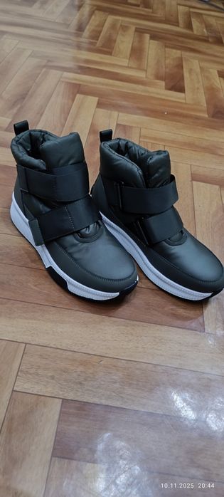 Зимние, спортивные ботинки , размер 37-38. Новые