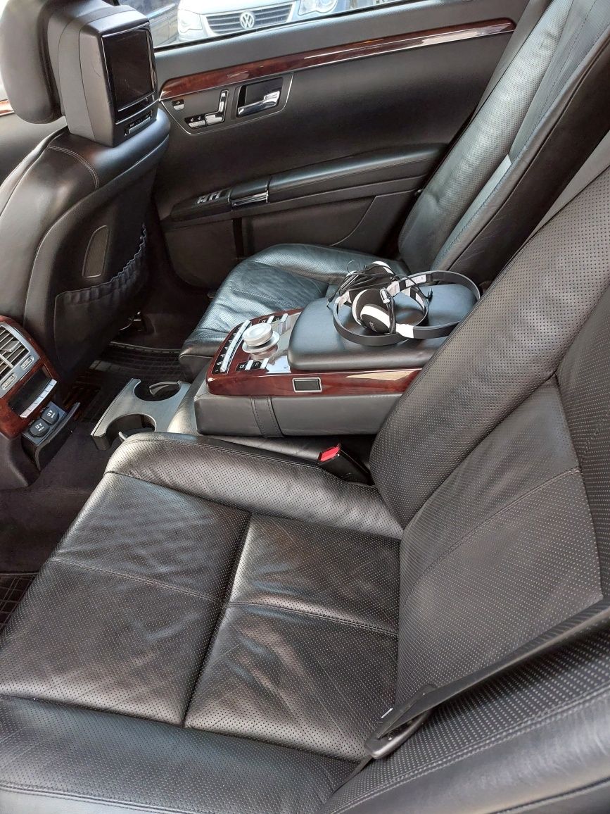 Мерцедес S 500 4matic long, дист,нощно,обдухване,масаж