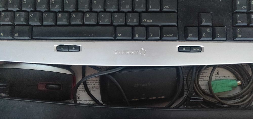 Безжични клавиатура + мишка: Cherry CyMotion Master Solar (2005г)