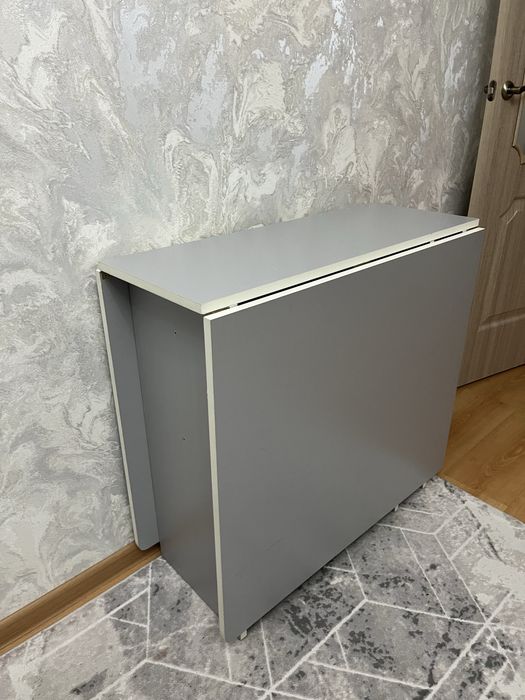 Продам стол книжку