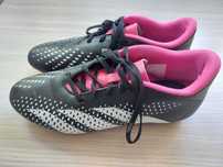 Ghete fotbal Adidas Predator