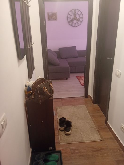 Închirez apartament zona micro 14 !1