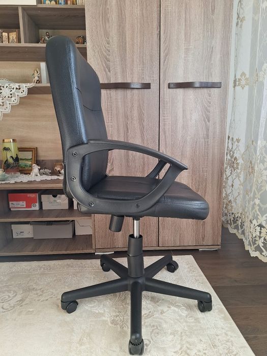 Vând scaun de birou !!