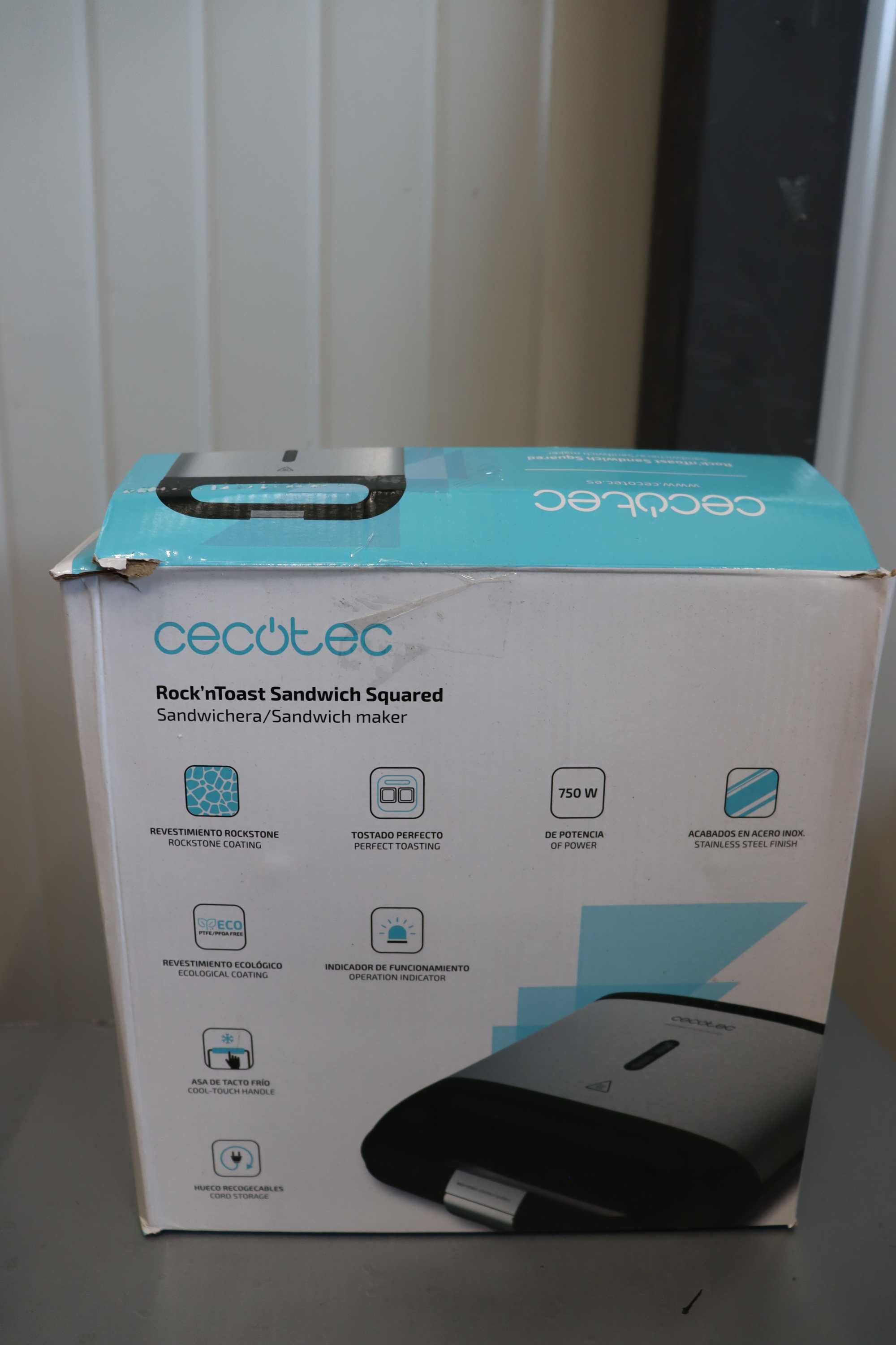 Сандвич грил Cecotec Rock'n Toast, покритие RockStone, 750W, ПРОМОЦИЯ!