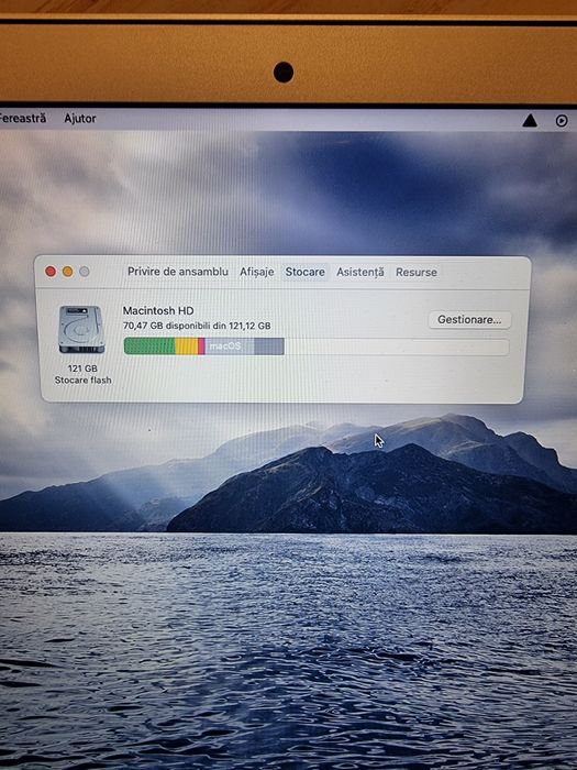 Vand Macbook Air 13,3 inchi 2015,stare excelenta