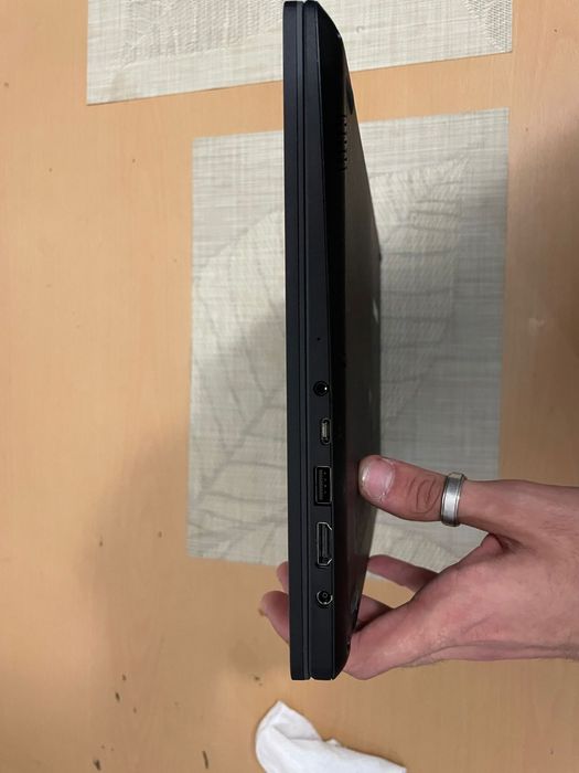 Laptop MSI Modern 15 B13M