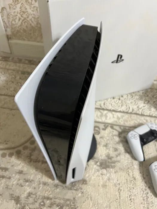 Продам PlayStation 5 + 7 игр пс 5