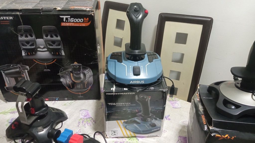 Джойстик  joystick Airbus Thrustmaster Yoke Pedals Throttle quadrant