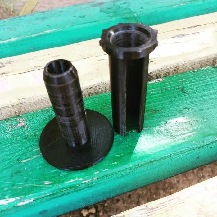 Катушка для ленты. Две детали.