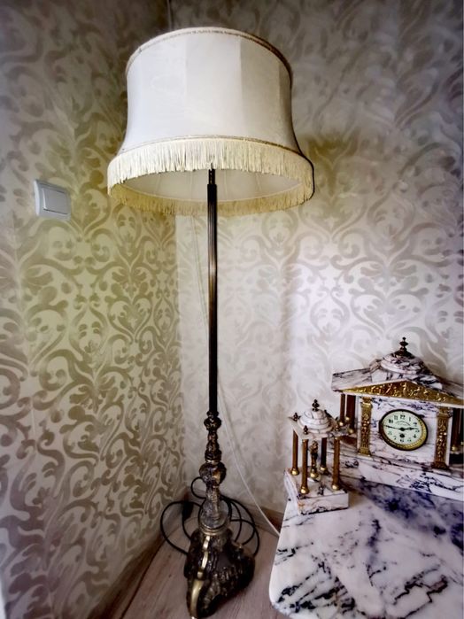 Антикварна подова лампа бронзова месингова основа тежка голяма масивна