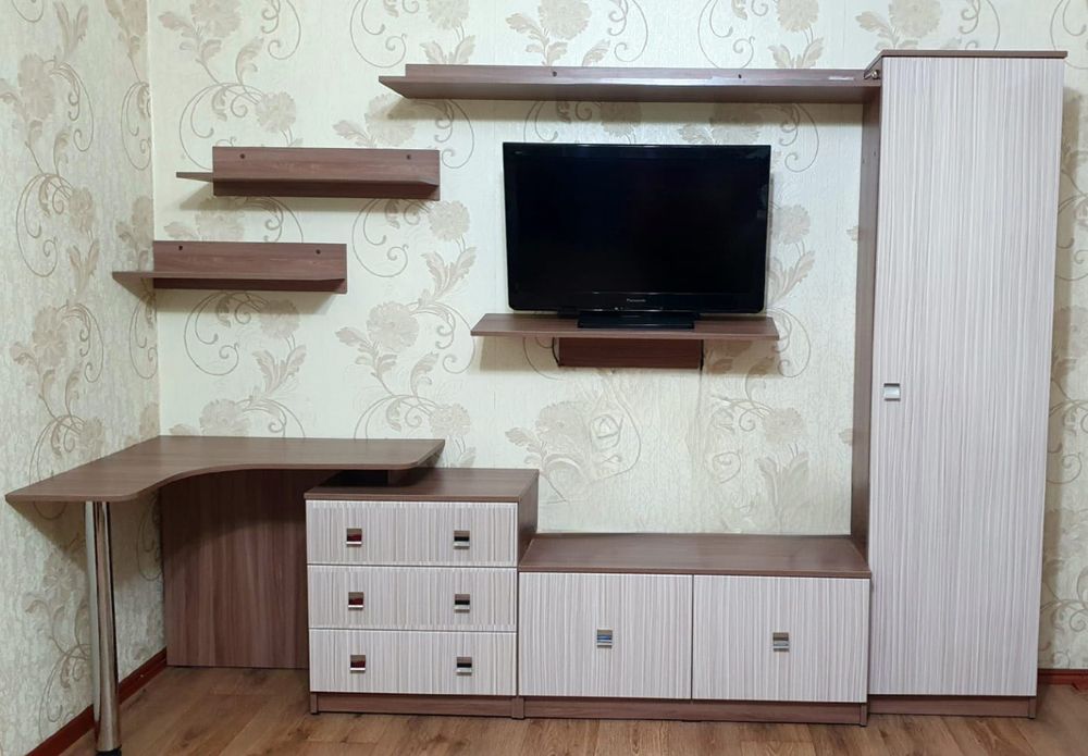 Продам шкаф-горку