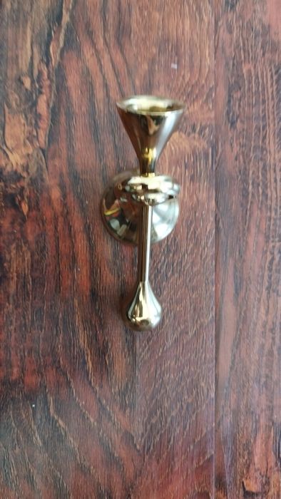 Sfesnic din bronz de perete