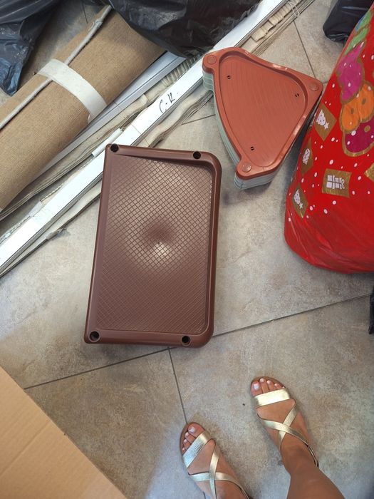 Пластмасови стелажи