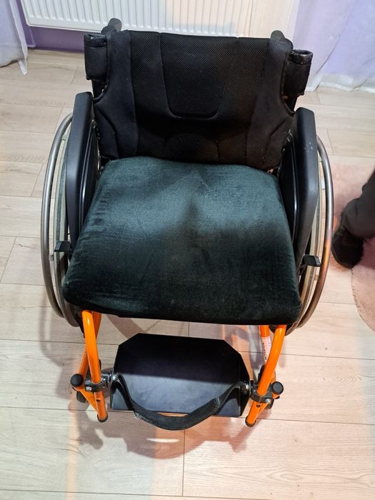 Vind carut pentru persoane cu handicap.
