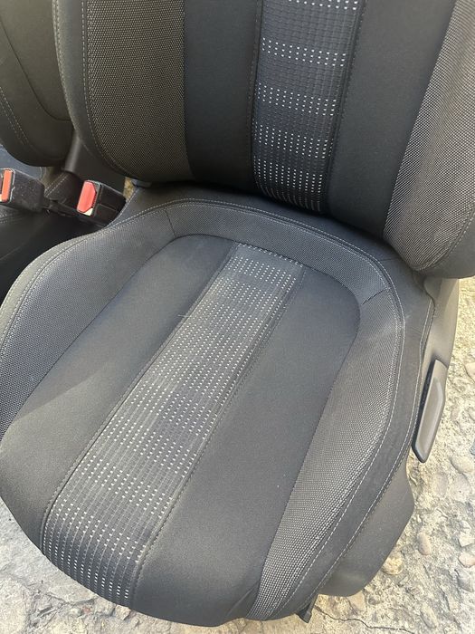 Салон седалки предни и задни Пежо 308 Peugeot 308