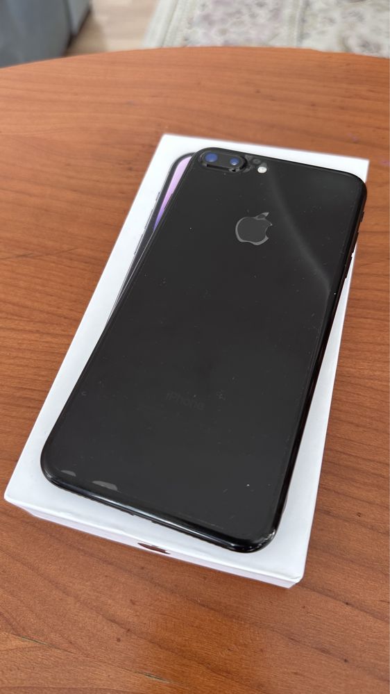 iPhone 7 plus 128 gb черный глянец + Air Pods 1 в подарок