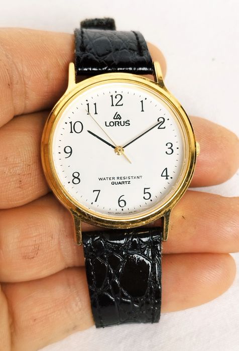 Ceas de damă Lorus cu Quartz, carcasa si bratara din oțel inoxidabil.