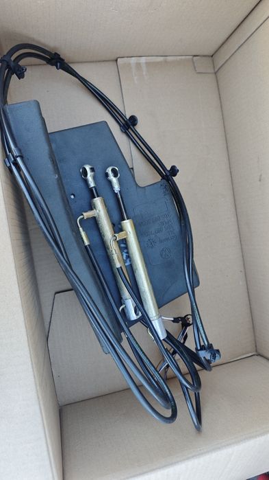 VW Phaeton амортисьори с помпа за багажника