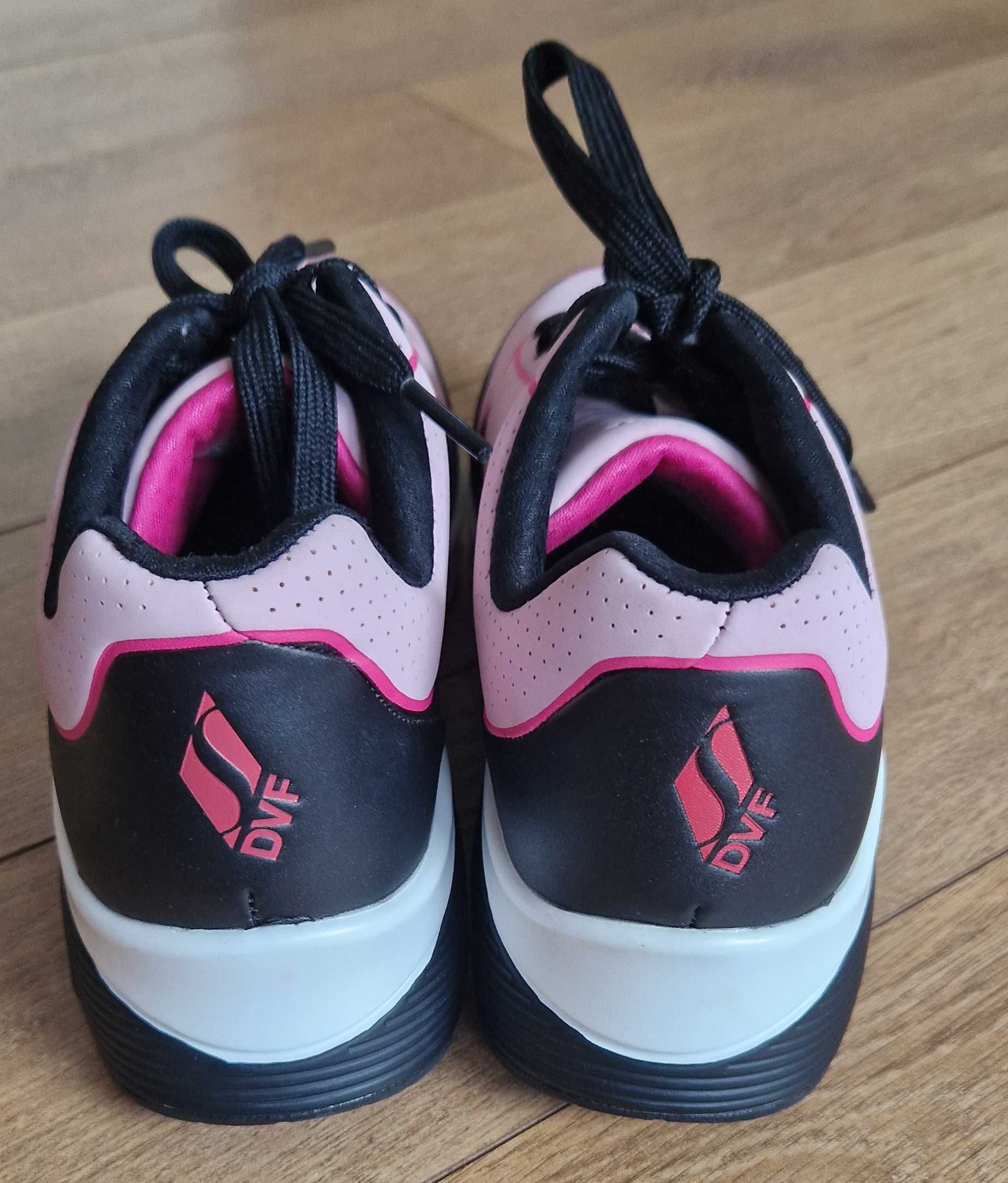 Дамски маратонки Skechers DVF, номер 38, розово-черни – стил и комфорт