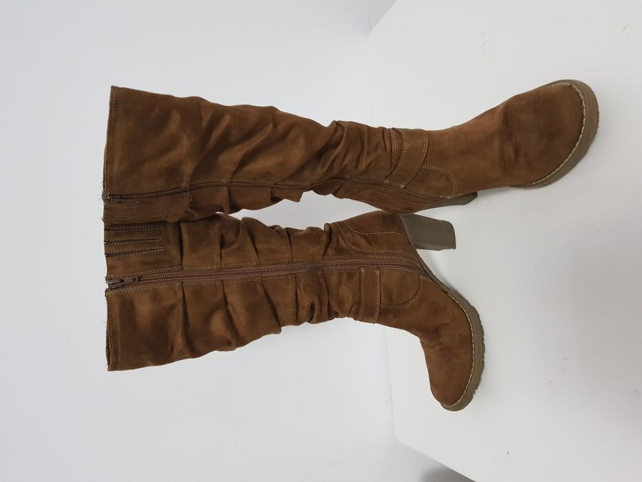 Botine noi și cizme lungi, velur, ca noi